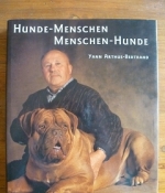 Hunde-Menschen. Menschen-Hunde.